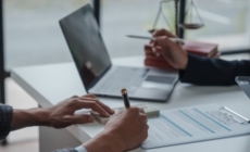 De ce să îți protejezi afacerea cu o asigurare de răspundere profesională?