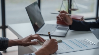 De ce să îți protejezi afacerea cu o asigurare de răspundere profesională?