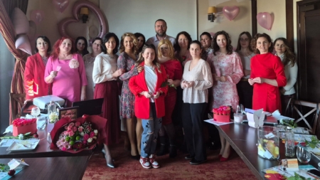 Feminitatea, celebrată la Sighetu Marmației prin atelierul de dezvoltare personală „Fii bine cu tine”