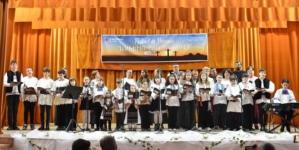 Festivalul de pricesne „Lumină din Lumină”- ediția a IX-a a oferit momente de emoție și credință spectatorilor din Târgu Lăpuș