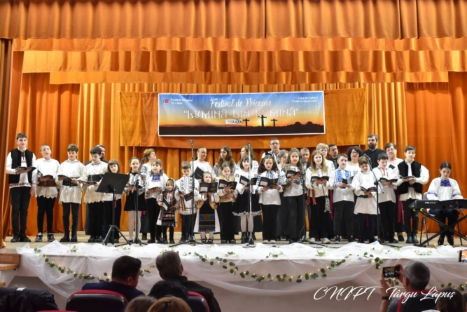 Festivalul de pricesne „Lumină din Lumină”- ediția a IX-a a oferit momente de emoție și credință spectatorilor din Târgu Lăpuș