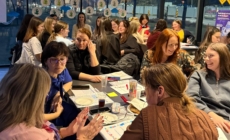 Atelierele din seria „Hub-ul Învățătorilor” continuă în Baia Mare: „Trecerea de la grădiniță la clasa pregătitoare” a fost tema celei mai recente întâlniri