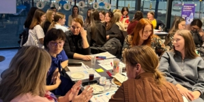 Atelierele din seria „Hub-ul Învățătorilor” continuă în Baia Mare: „Trecerea de la grădiniță la clasa pregătitoare” a fost tema celei mai recente întâlniri