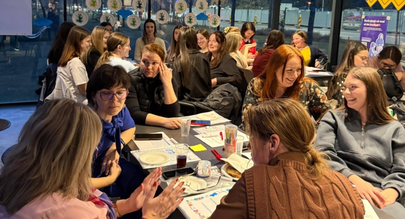 Atelierele din seria „Hub-ul Învățătorilor” continuă în Baia Mare: „Trecerea de la grădiniță la clasa pregătitoare” a fost tema celei mai recente întâlniri