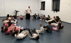 Proiectul „Educație prin sport” prinde contur la Rona de Jos: primul antrenament de Hand to Hand Fighting a reunit un număr mare de copii