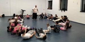 Proiectul „Educație prin sport” prinde contur la Rona de Jos: primul antrenament de Hand to Hand Fighting a reunit un număr mare de copii