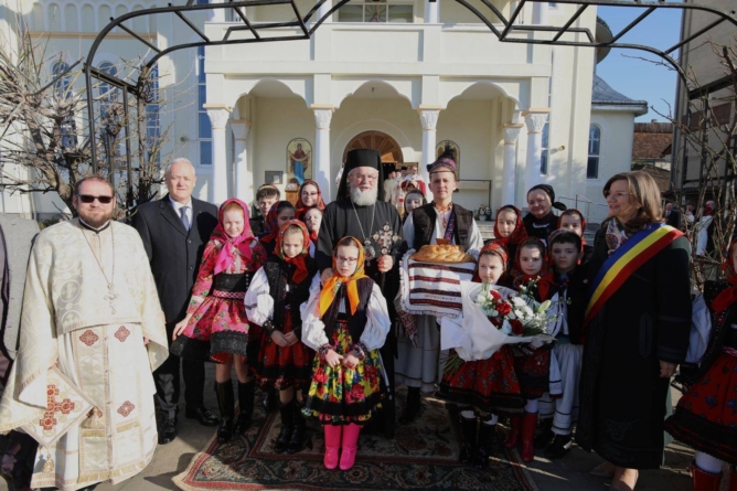 Preasfințitul Părinte Iustin s-a aflat în mijlocul credincioșilor de la Catedrala „Duminica Tuturor Sfinților” din localitatea Negrești-Oaș