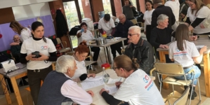 Seniorii de la Centrul Rivulus Pueris Baia Mare au beneficiat de evaluări medicale pentru identificarea riscurilor de obezitate