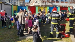 Pompierii maramureșeni au încheiat Săptămâna Protecției Civile cu activități de informare, exerciții de evacuare și demonstrații