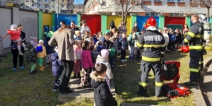 Pompierii maramureșeni au încheiat Săptămâna Protecției Civile cu activități de informare, exerciții de evacuare și demonstrații