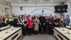 Ședință cu flori, nu cu proiecte administrative