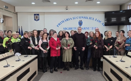 Ședință cu flori, nu cu proiecte administrative