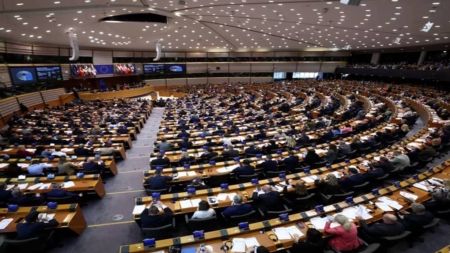 Parlamentul European adoptă măsuri mai dure privind imigrația