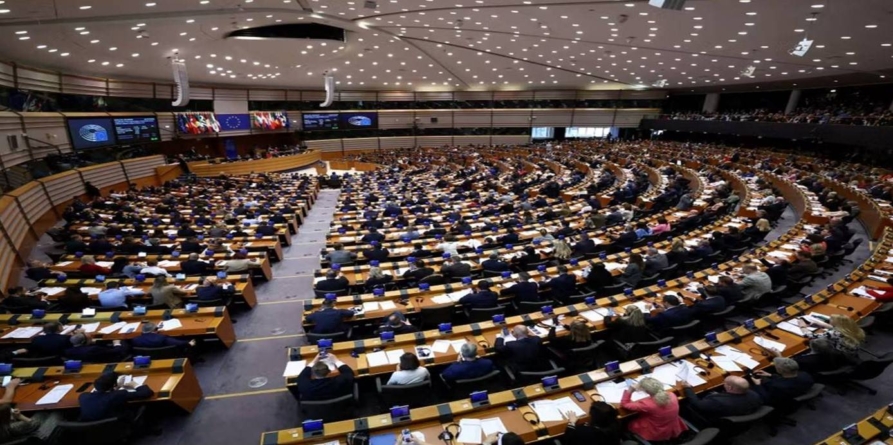 Parlamentul European adoptă măsuri mai dure privind imigrația