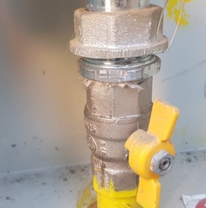 Verificări după sistarea distribuției gazului în mai multe scări de bloc din Baia Mare