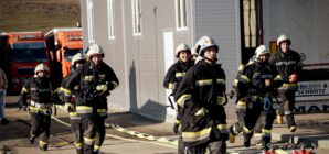 Pompierii civili ai SVSU Târgu Lăpuș și voluntarii Centrului Local Maltez pentru Prim Răspuns în Comunitate din Târgu Lăpuș au participat în cadrul unui exercițiu simulativ de gestionare a situațiilor de urgență în caz de incendiu, desfășurat la Rogoz