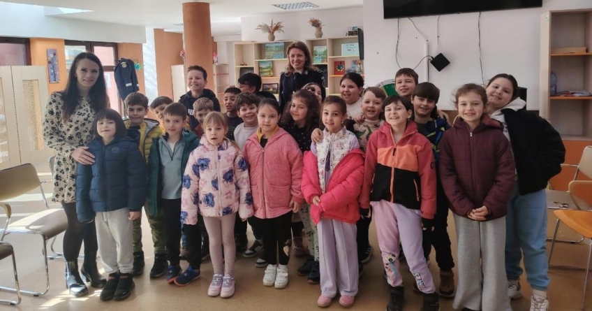 Educație pentru siguranța personală și respectarea regulilor de circulație pe înțelesul copiilor, la Centrul Rivulus Pueris din Baia Mare