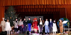 Repetițiile sunt în toi, în cadrul atelierului de teatru „Scena Zero” desfășurat la Centrul Cultural START din Târgu Lăpuș