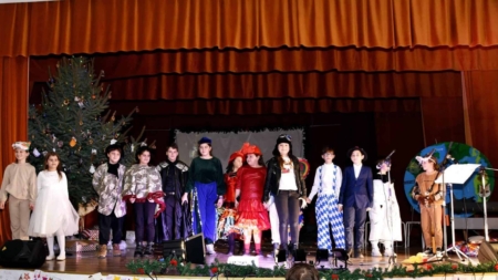 Repetițiile sunt în toi, în cadrul atelierului de teatru „Scena Zero” desfășurat la Centrul Cultural START din Târgu Lăpuș