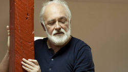 „Strigătul șoaptei”: Spectacol-manifest pentru performanța poeziei, susținut de Adrian Munteanu la CUNBM Baia Mare