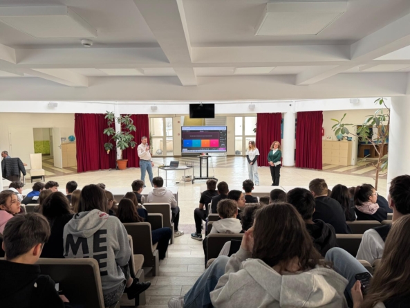 „Start în tehnologia viitorului”: elevii Școlii Gimnaziale „Dimitrie Cantemir” au explorat universul tehnologiei moderne