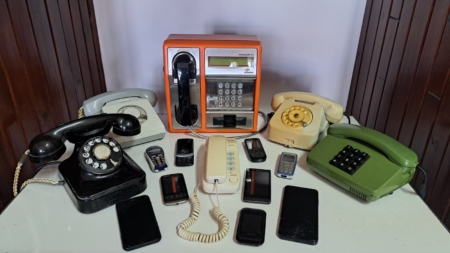 Colecția de telefoane vechi de la Muzeul Județean de Istorie și Arheologie prinde contur