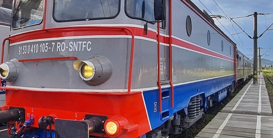 Mașină acroșată de tren la Sighet