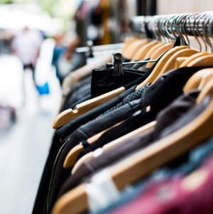 Târg de haine sustenabil la Zbor Hub Baia Mare