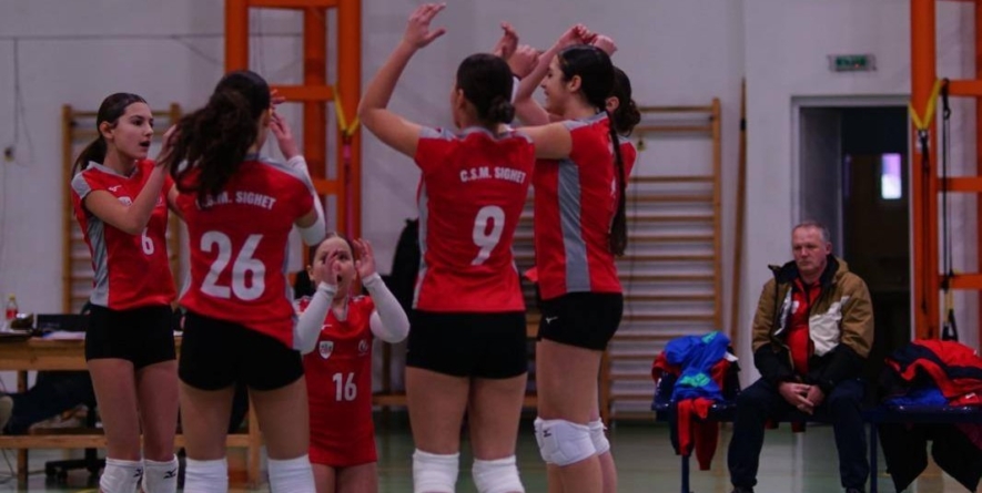 Echipa de volei U13 a CSM Sighet, calificare la Turneul semifinal 2 cu victorii pe linie și fără vreun set pierdut