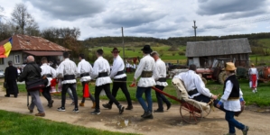 În a doua zi de Paști sunteți invitați la Cufoaia, pentru a participa la un obicei străbun – „Căruțul din Cufoaia”