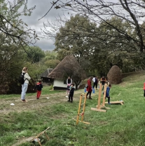 La Muzeul Satului Baia Mare: Copiii sunt invitați la o nouă aventură cu obstacole și tiroliană