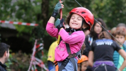 Copiii sunt așteptați la o nouă aventură la Muzeul Satului Baia Mare – tiroliană, obstacole și alte provocări daco-spartane