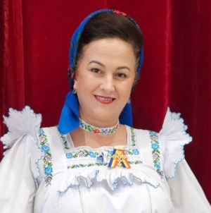 Iuliana Maria Dragoș, managerul Ansamblului Folcloric Național „Transilvania”, își serbează ziua de naștere