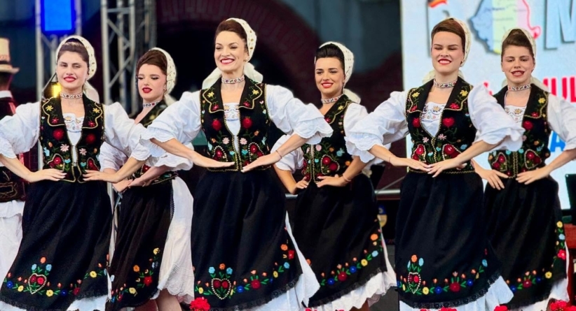 „Lada de zestre”: Ansamblul Folcloric Național „Transilvania” organizează un concert dedicat Zilei Naționale a Portului Tradițional