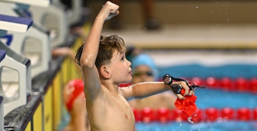 Înotătorul Erik Nagy din Seini, performanță remarcabilă la Cupa Speranțelor Olimpice de la Otopeni