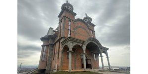 Zi de sărbătoare la Tăuții-Măgherăuș: PS Părinte Iustin va târnosi biserica cu hramurile „Nașterea Sfântului Ioan Botezătorul” și „Sfântul Cuvios Antonie cel Mare”