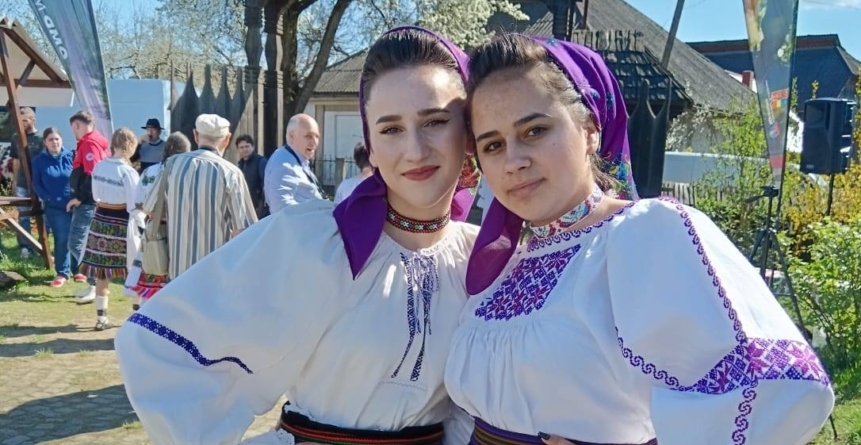 Maramureșul va fi reprezentat de Victoria Petrenciuc și Gabriela Ungur la Concursul Național „Valeria Peter Predescu”