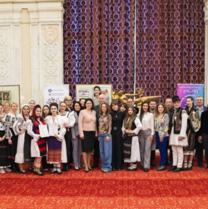 Lucrări ale elevilor de la Palatul Copiilor Baia Mare, expuse la Palatul Parlamentului din București