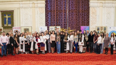 Lucrări ale elevilor de la Palatul Copiilor Baia Mare, expuse la Palatul Parlamentului din București