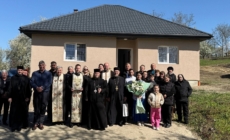 Casă nouă pentru o familie din Vălenii Șomcutei prin proiectul eparhial „Construiește o casă, zidește suflete”