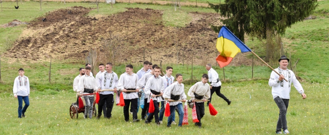 În Cufoaia s-a desfășurat, în a doua zi de Paști, un obicei de primăvară străbun, dedicat celui mai harnic plugar