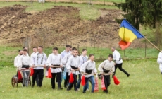 În Cufoaia s-a desfășurat, în a doua zi de Paști, un obicei de primăvară străbun, dedicat celui mai harnic plugar