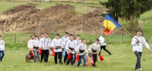 În Cufoaia s-a desfășurat, în a doua zi de Paști, un obicei de primăvară străbun, dedicat celui mai harnic plugar