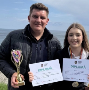 O nouă performanță atinsă de Sara Șunea la Campionatele Naționale – aur la șah clasic și argint la dezlegări