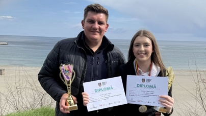 O nouă performanță atinsă de Sara Șunea la Campionatele Naționale – aur la șah clasic și argint la dezlegări