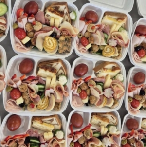 Ouă roșii, cozonac și pască pentru pacienții Spitalului de Pneumoftiziologie din Baia Mare