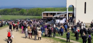 Lume multă la hramul Mănăstirii Măriuș