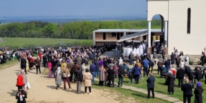 Lume multă la hramul Mănăstirii Măriuș