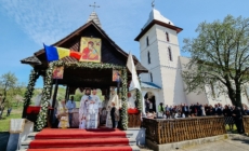 ÎPS Andrei s-a aflat în mijlocul credincioșilor din Oarța de Sus, satul natal, cu prilejul hramului bisericii parohiale