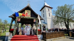 ÎPS Andrei s-a aflat în mijlocul credincioșilor din Oarța de Sus, satul natal, cu prilejul hramului bisericii parohiale